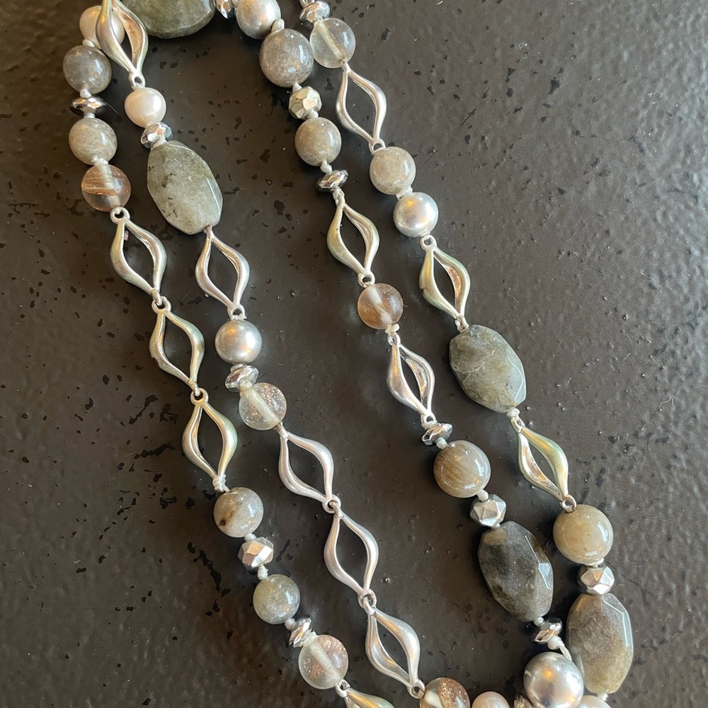 STELLA & DOT NECKLACE
